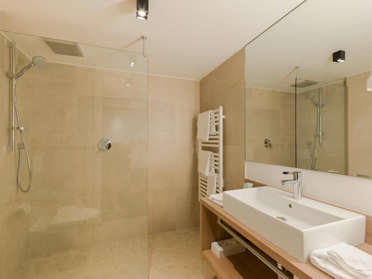 Quality Hosts Arlberg - Hotel Goldenes Kreuz B&B Sankt Anton am Arlberg Extérieur photo