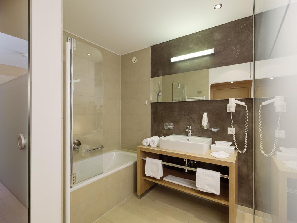 Quality Hosts Arlberg - Hotel Goldenes Kreuz B&B Sankt Anton am Arlberg Chambre photo