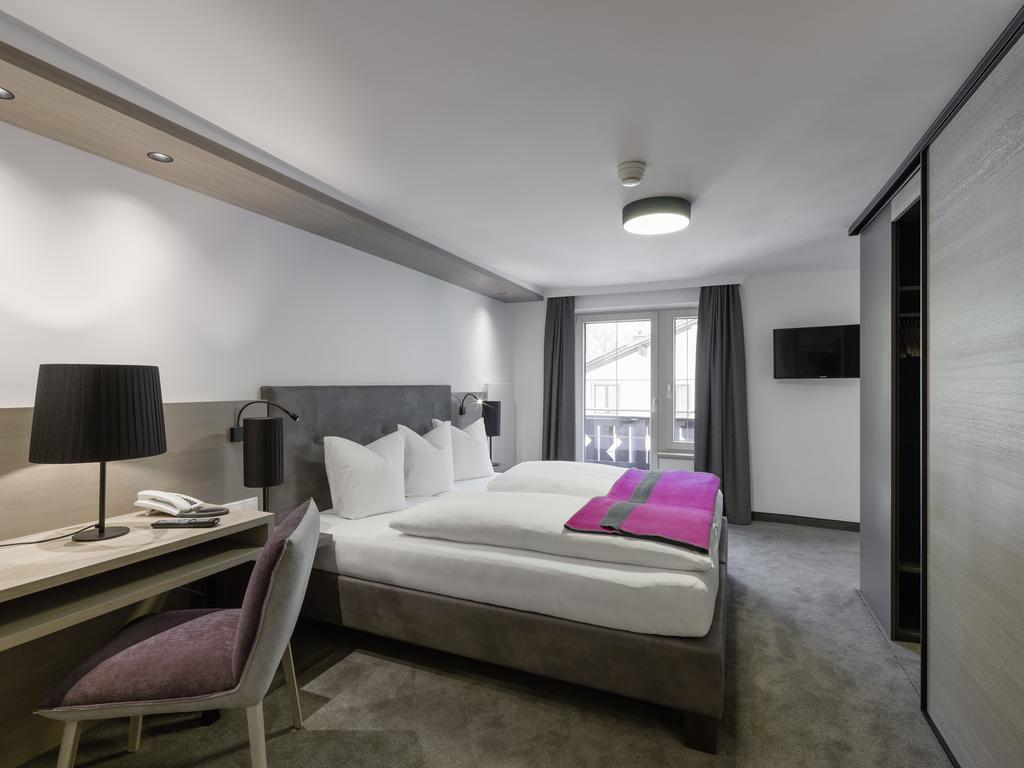 Quality Hosts Arlberg - Hotel Goldenes Kreuz B&B Sankt Anton am Arlberg Chambre photo